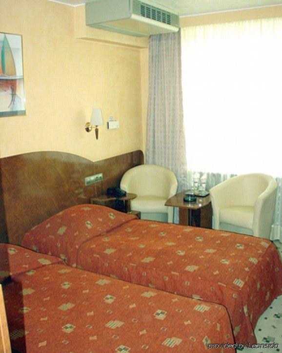 Hotel Carpati Бая-Маре Номер фото