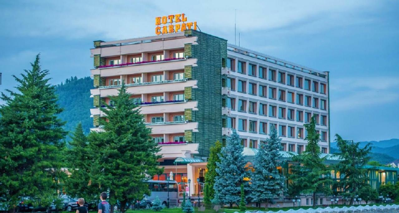 Hotel Carpati Бая-Маре Экстерьер фото